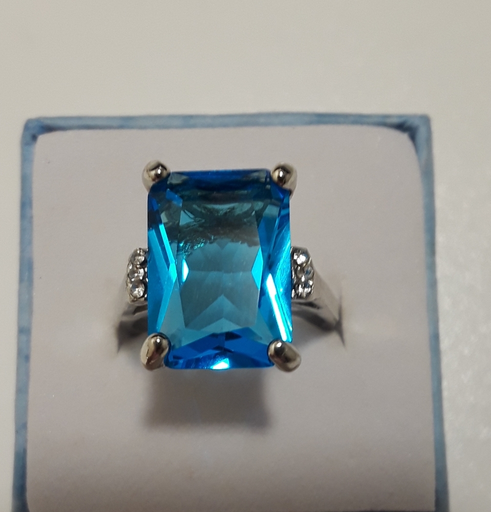Blue topaz gemstone ring size 6